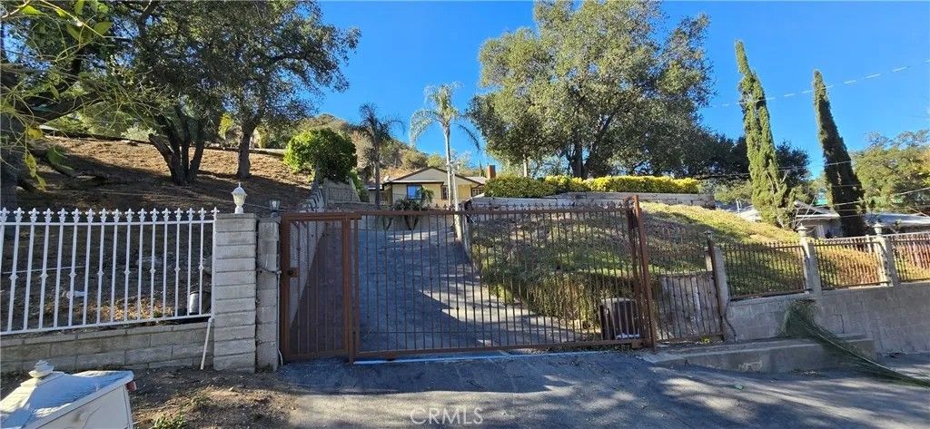Photo of 9741 Haines Canyon, Tujunga, CA 91042 (MLS # SR25278864)