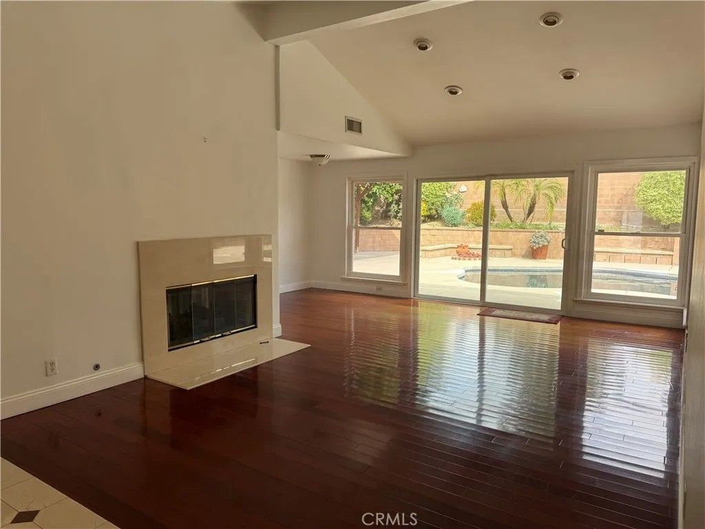 Photo of 10116 Viking Ave, Northridge, CA 91324 (MLS # SR26072463)