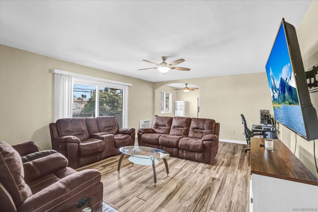 Photo of 188 S Lincoln Ave #14, El Cajon, CA 92020 (MLS # 260007347)