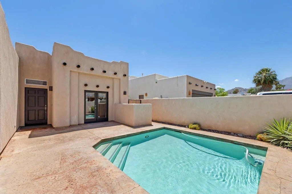 54220 Avenida Carranza