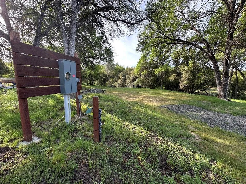 Photo of 4054 Indian Peak RD, Mariposa, CA 95338 (MLS # FR26232353)
