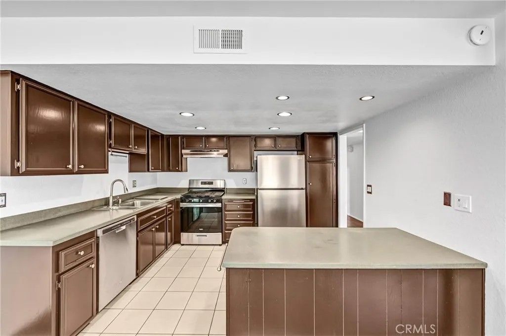 Photo of 6808 Urubu Street, Carlsbad, CA 92009 (MLS # OC25230483)