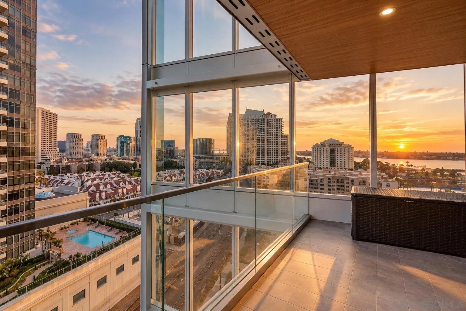 888 W E Street 1604