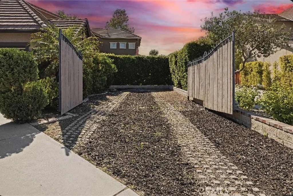 Photo of 27123 Coral Bells Way, Murrieta, CA 92562 (MLS # IV25242551)