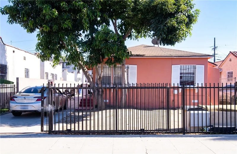 1214 W 85th Street