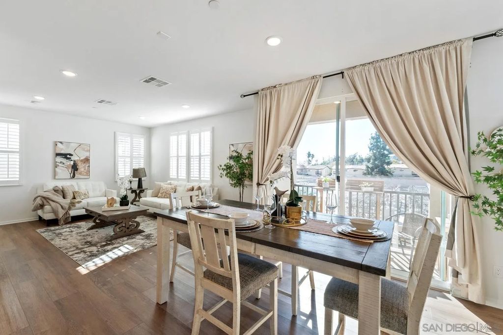 Photo of 2328 Columba Gln, Escondido, CA 92025 (MLS # 2600976)