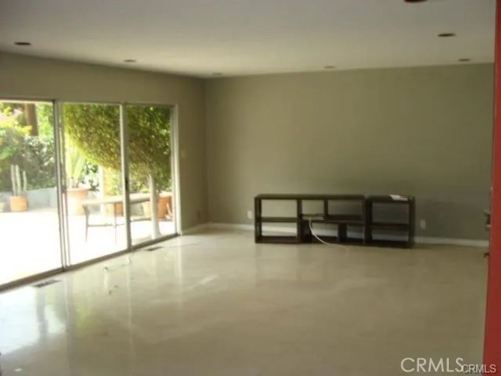 Photo of 5219 Senford Ave, Los Angeles, CA 90056 (MLS # CV26037200)