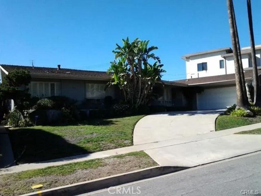 Photo of 5219 Senford Ave, Los Angeles, CA 90056 (MLS # CV26037200)