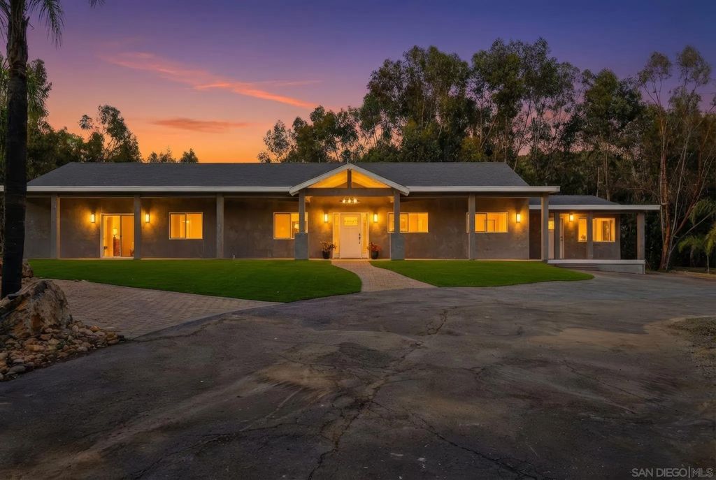 Photo of 9965 Dunbar Lane, El Cajon, CA 92021 (MLS # 260002949)