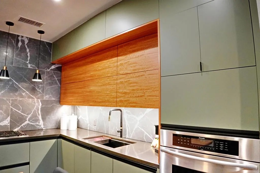 525 11Th Avenue 1105