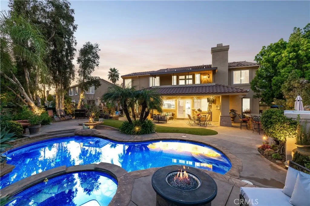 2398 Meadow Glen