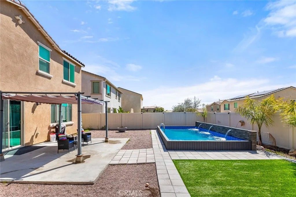 Photo of 34293 Bloomington Drive, Murrieta, CA 92563 (MLS # HD26018026)