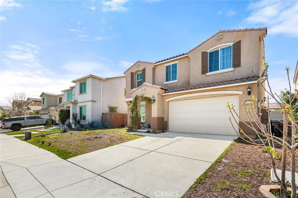 Photo of 34293 Bloomington Drive, Murrieta, CA 92563 (MLS # HD26018026)
