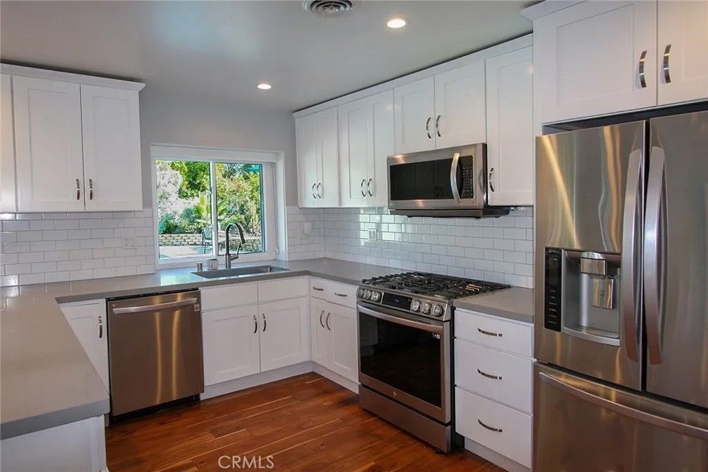 Photo of 19756 Collier, Woodland Hills, CA 91364 (MLS # SR26009273)