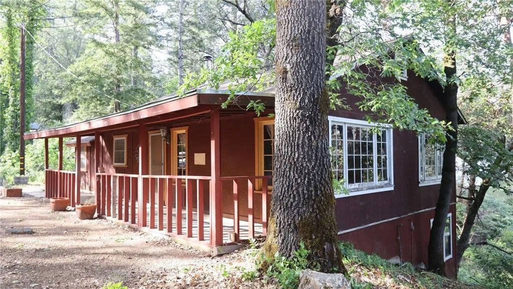 Photo of 17327 Bay Leaf Road, Cobb, CA 95461 (MLS # LC26078426)