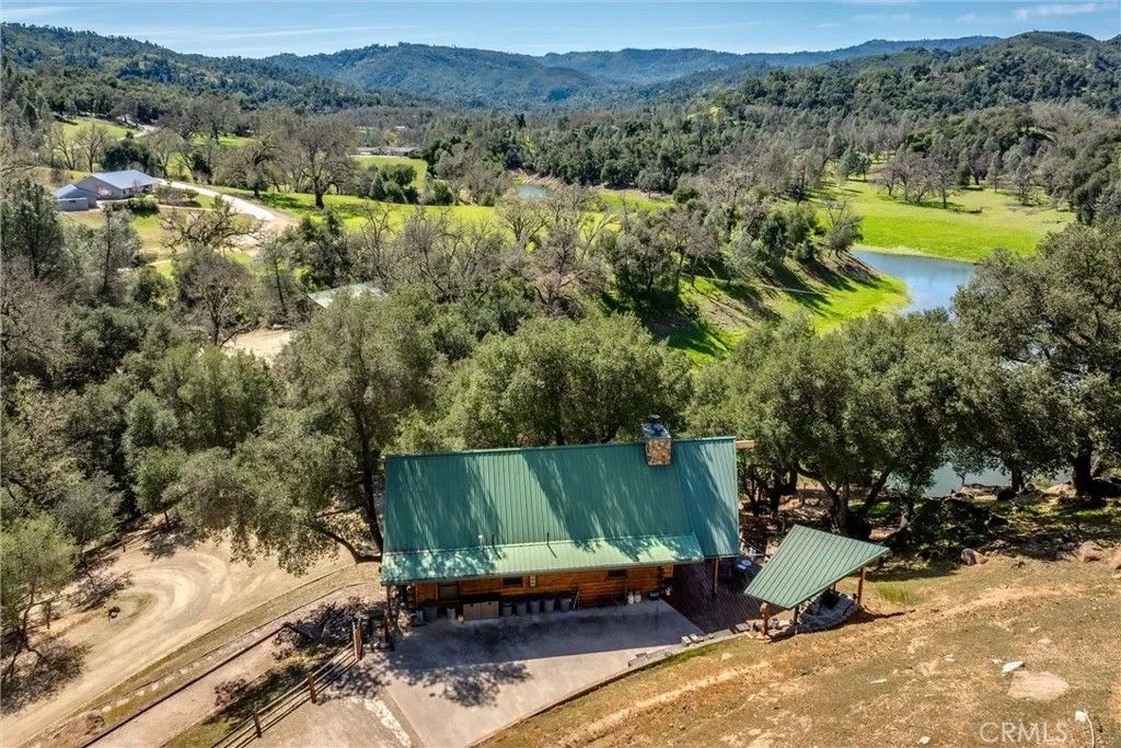 Photo of 5765 Dago Lane, Paso Robles, CA 93446 (MLS # NS26059189)