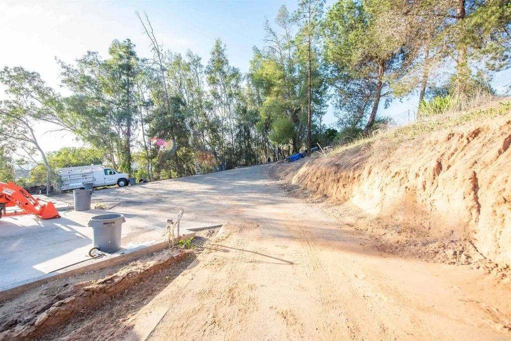 Photo of 11271 Calle Oro Verde, Valley Center, CA 92082 (MLS # NDP2601191)