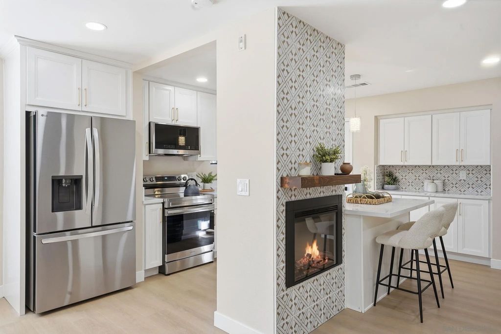 Photo of 2564 Navarra Dr #115, Carlsbad, CA 92009 (MLS # 2600619)