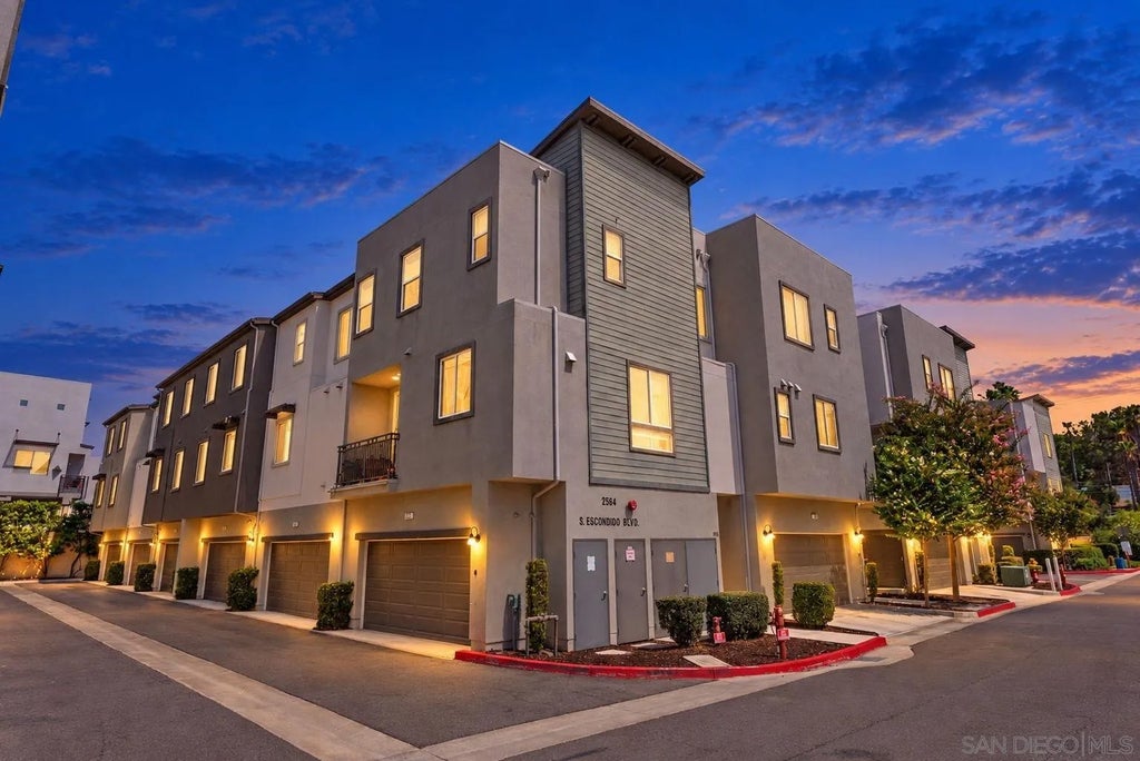 Photo of 2564 S Escondido Blvd #512, Escondido, CA 92025 (MLS # 260025319)