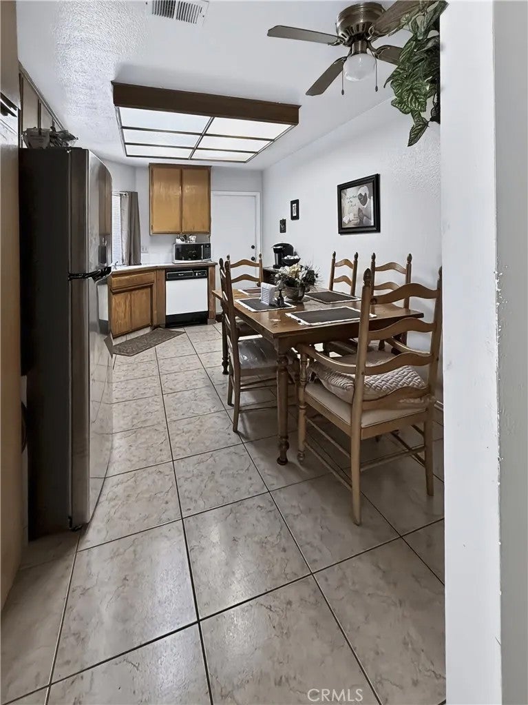 1475 Almond