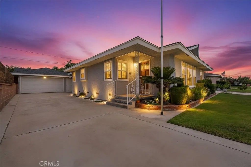 Photo of 10061 Van Ruiten Street, Bellflower, CA 90706 (MLS # SW26092470)