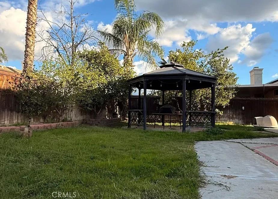 Photo of 1217 Avenida Roundelay, San Jacinto, CA 92583 (MLS # SW26186354)
