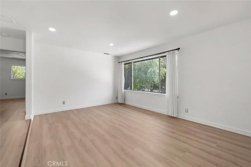 4595 Estrada ave