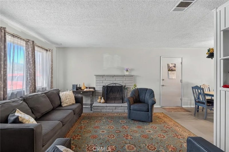 10821 E Avenue R14