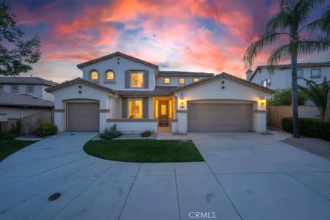 Photo of 21 Vista Palermo, Lake Elsinore, CA 92532 (MLS # IV26140572)