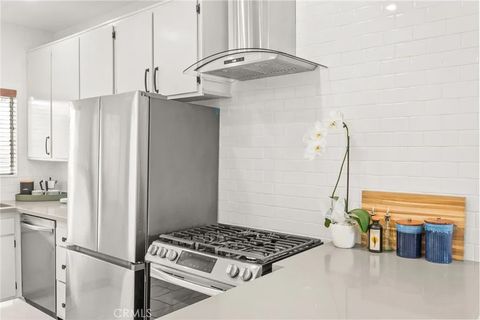Tiny photo for 2500 Abbot Kinney Boulevard #5, Venice, CA 90291 (MLS # SW25245772)