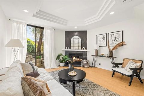 Tiny photo for 2500 Abbot Kinney Boulevard #5, Venice, CA 90291 (MLS # SW25245772)