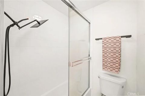Tiny photo for 2500 Abbot Kinney Boulevard #5, Venice, CA 90291 (MLS # SW25245772)
