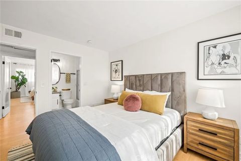 Tiny photo for 2500 Abbot Kinney Boulevard #5, Venice, CA 90291 (MLS # SW25245772)