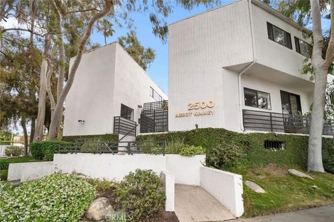 Tiny photo for 2500 Abbot Kinney Boulevard #5, Venice, CA 90291 (MLS # SW25245772)