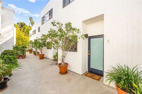 Tiny photo for 2500 Abbot Kinney Boulevard #5, Venice, CA 90291 (MLS # SW25245772)