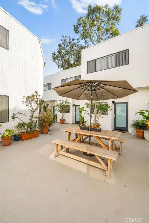 Tiny photo for 2500 Abbot Kinney Boulevard #5, Venice, CA 90291 (MLS # SW25245772)