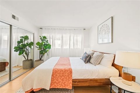 Tiny photo for 2500 Abbot Kinney Boulevard #5, Venice, CA 90291 (MLS # SW25245772)