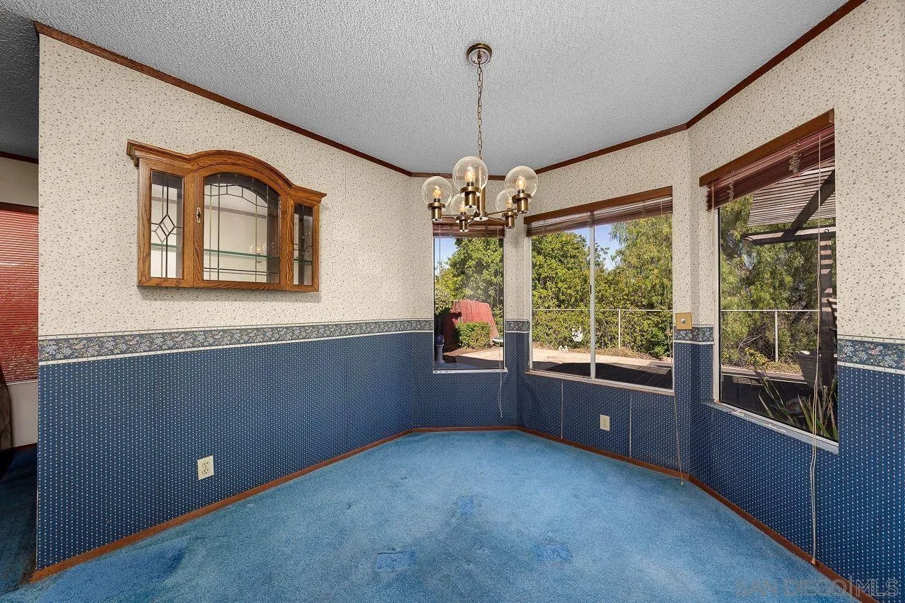 1153 Manzana Way