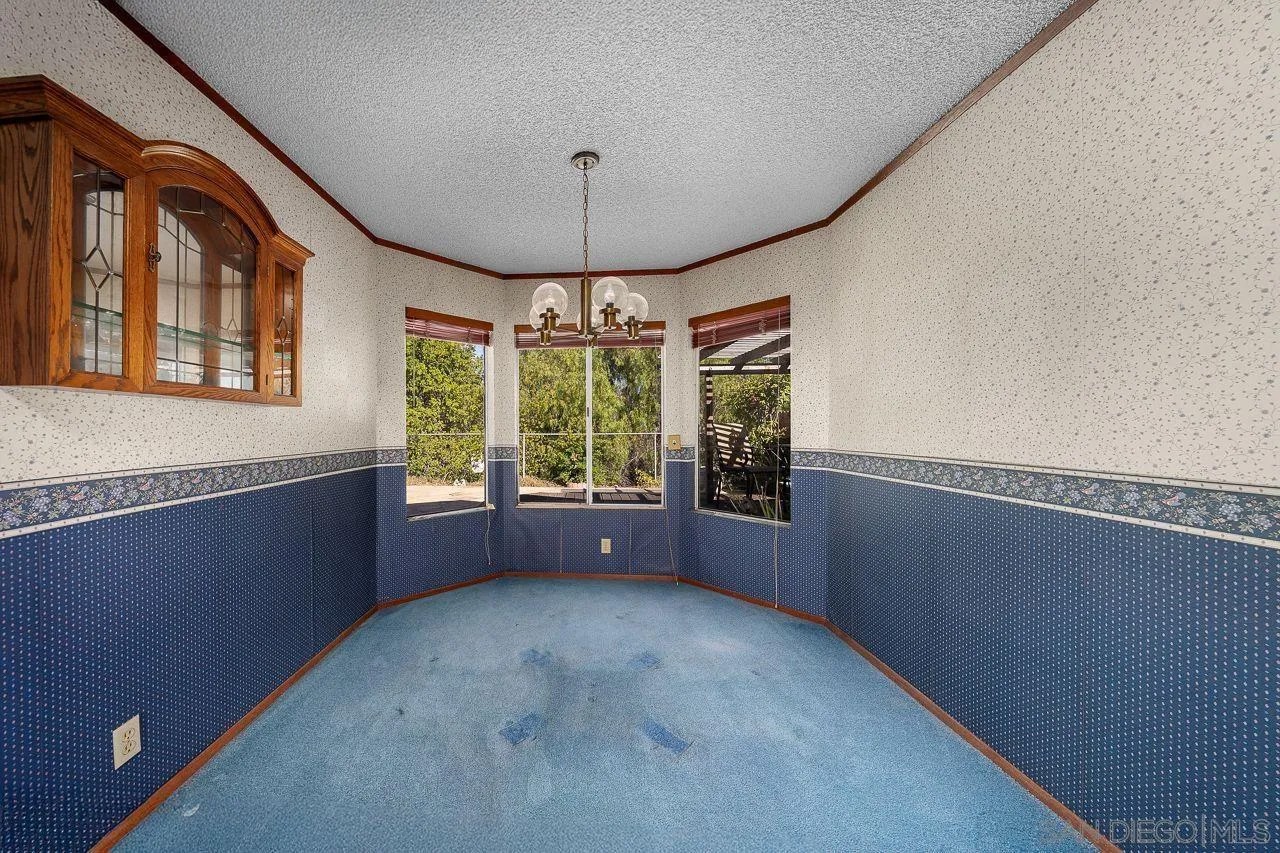 1153 Manzana Way