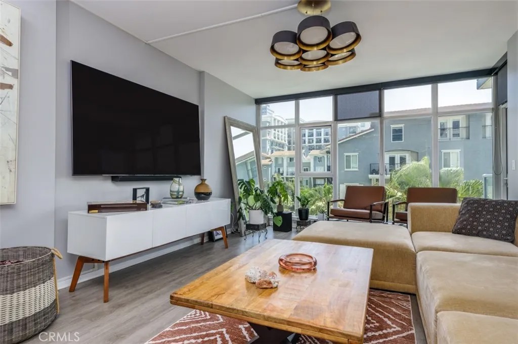 411 W Seaside Way 302
