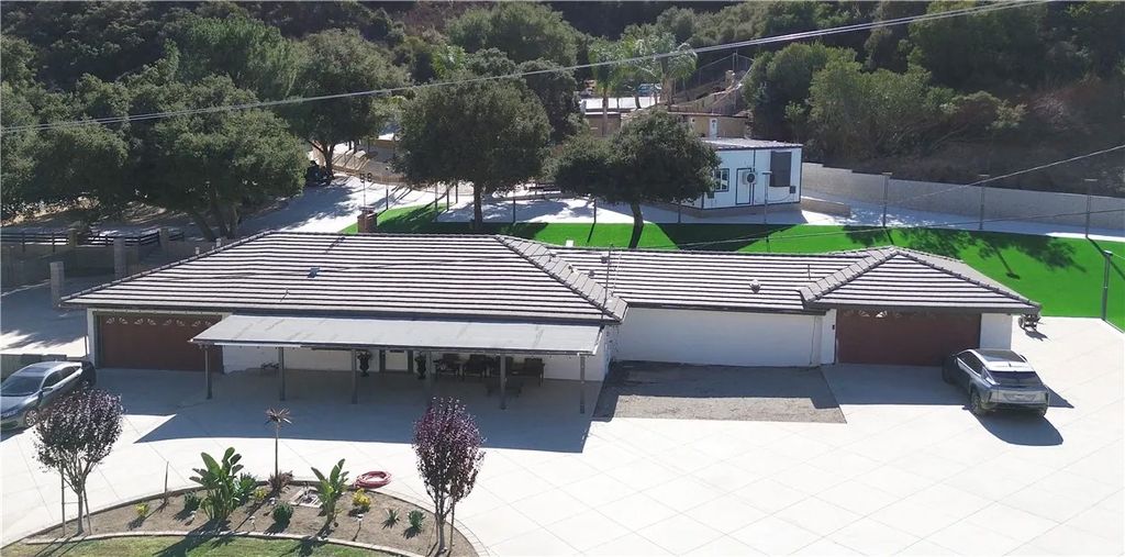 Photo of 2400 Mabey Canyon Road, Corona, CA 92882 (MLS # CV25049717)