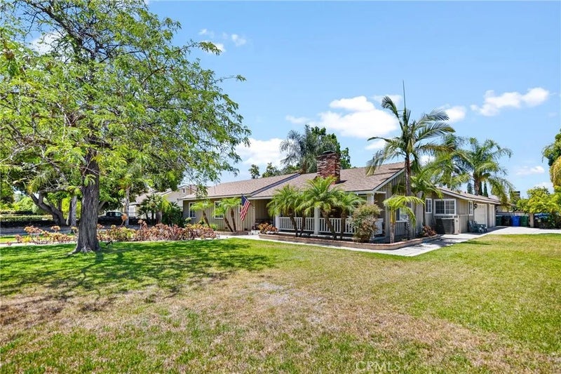 1691 S Santa Anita