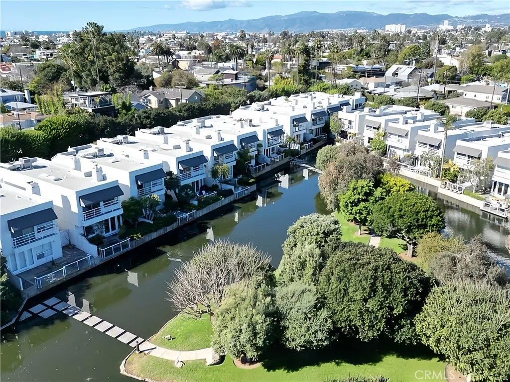 Photo of 620 Harbor Street #6, Venice, CA 90291 (MLS # DW26017840)