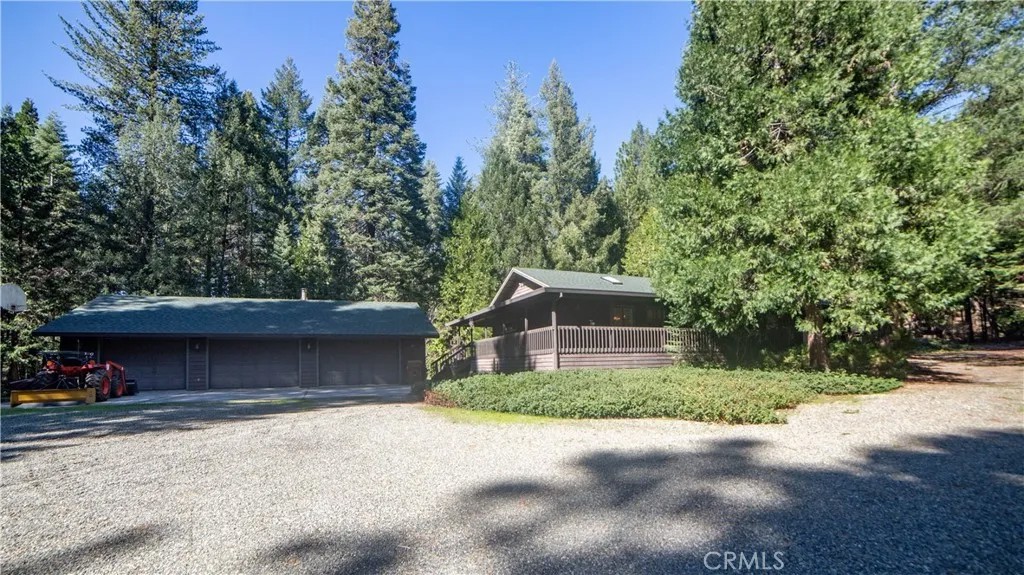 6735 Lakefront Dr