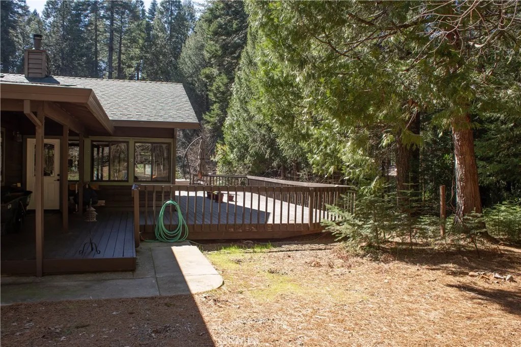 6735 Lakefront Dr