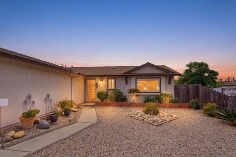 Photo of 12721 Via La Gardenia, Poway, CA 92064 (MLS # 260008786)