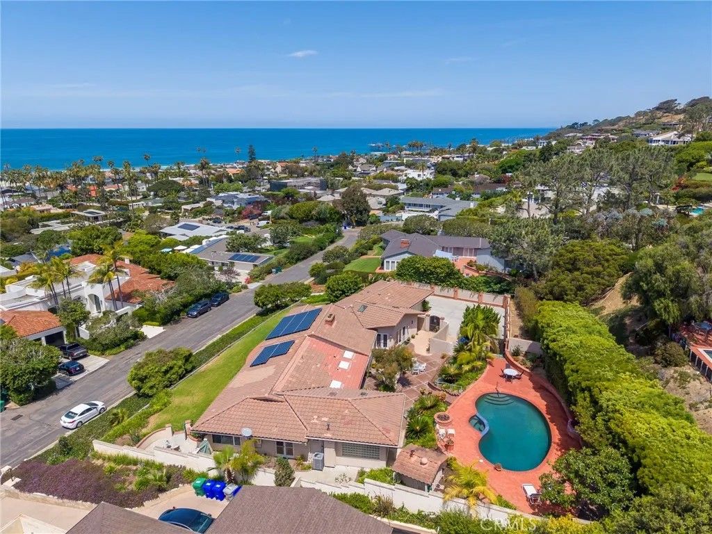 Photo of 8361 Calle Del Cielo, La Jolla, CA 92037 (MLS # PF26090225)