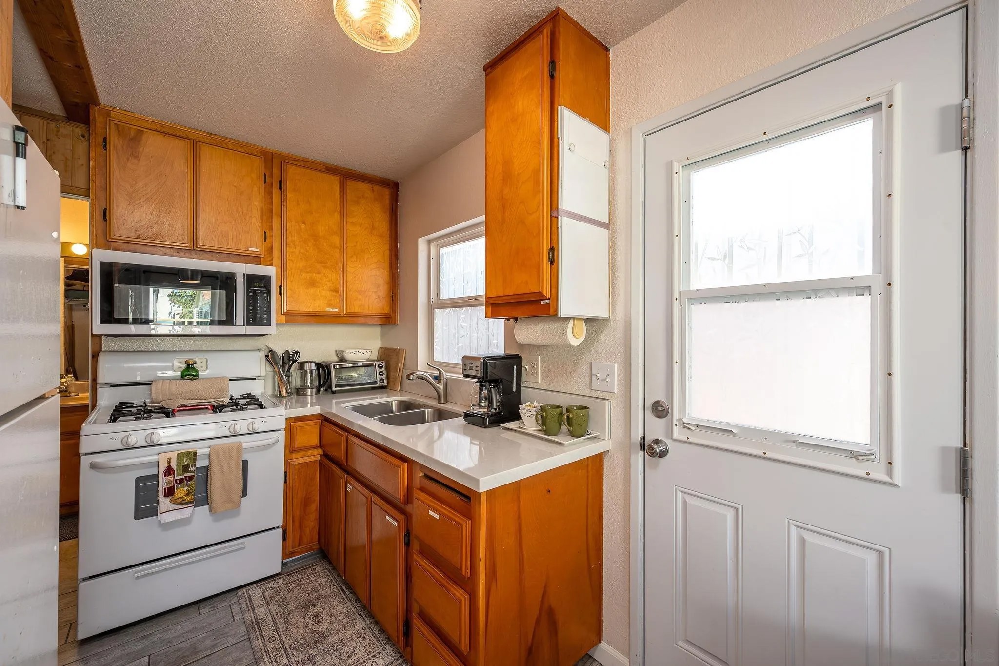 830-832 Pismo Ct