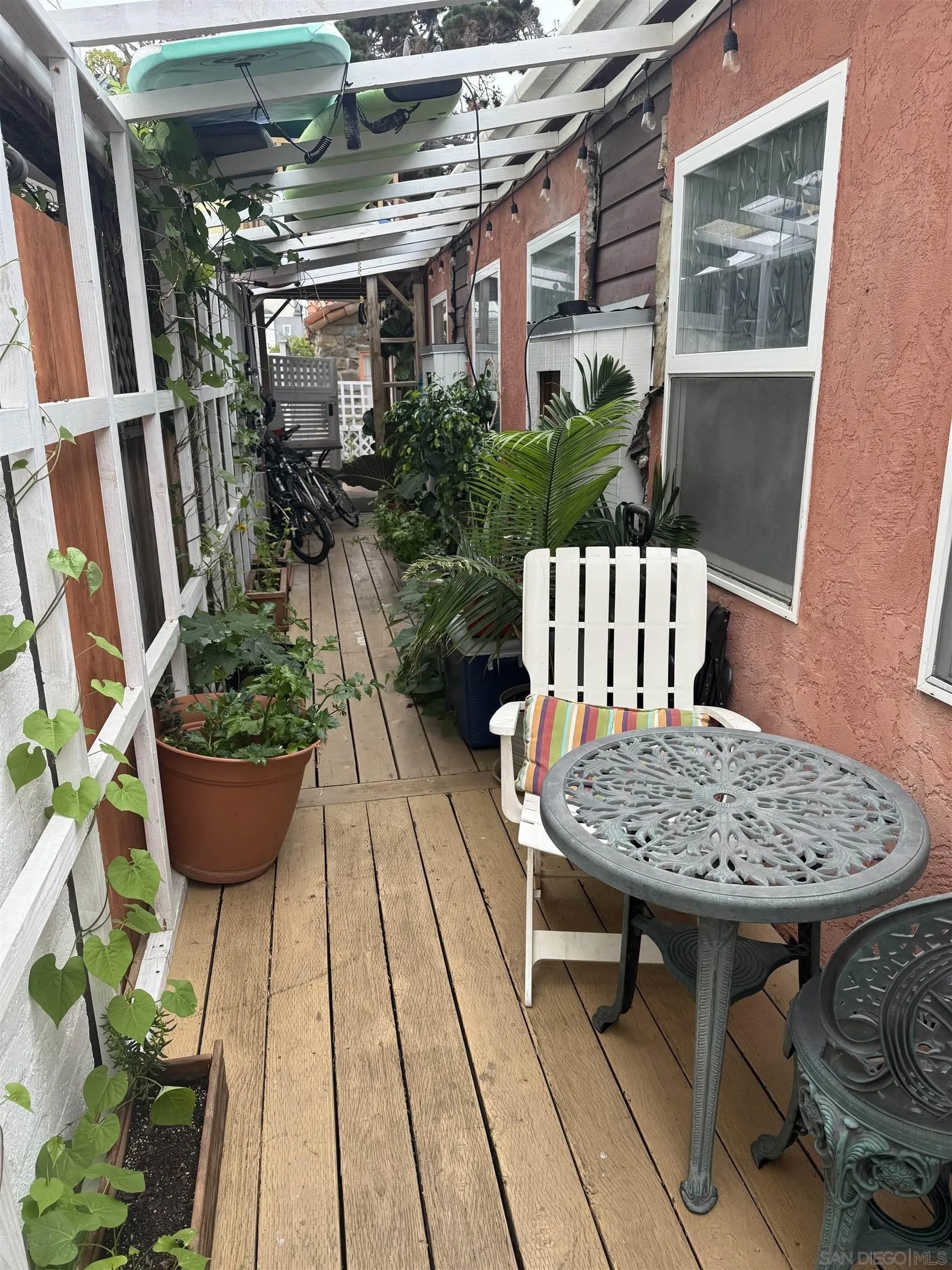 830-832 Pismo Ct