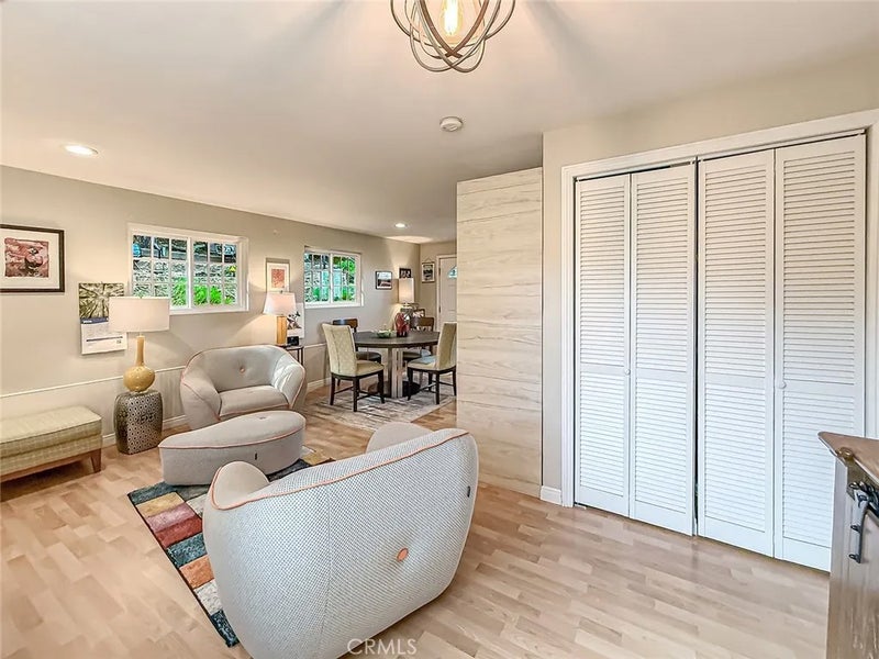 1059 Alta Vista
